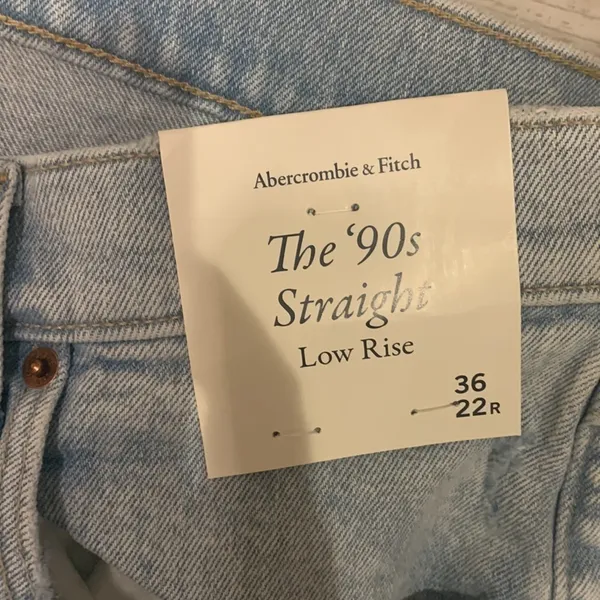 Abercrombie & Fitch The 90s Straight low rise size 22 - Image 4