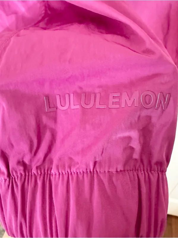 NWOT Lululemon Lightweight Water-Resistant Jacket SIZE 4 Purple Highlight - Image 7