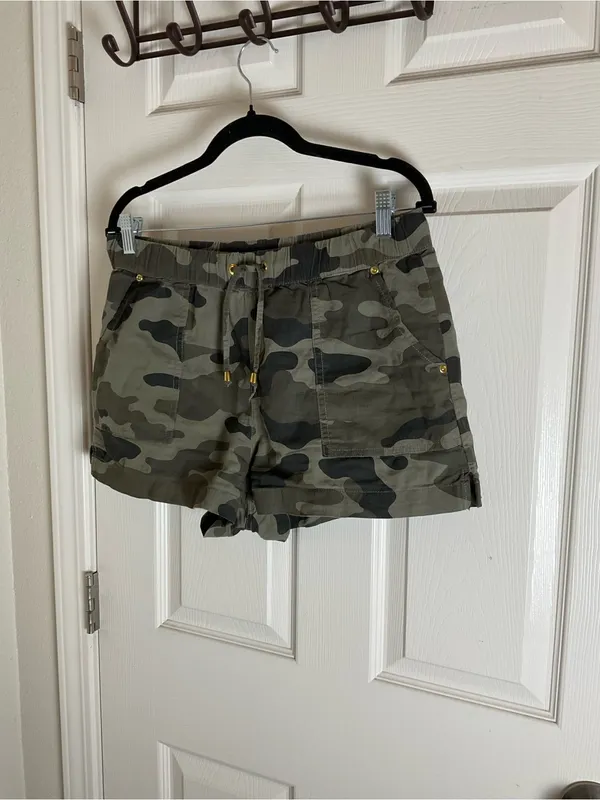 GBG Guess Linen Blend Camo Drawstring Utility Shorts woman’s Size M - Image 2