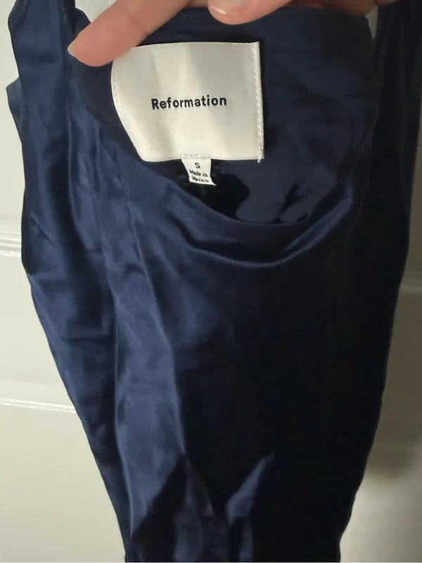 Reformation Lila Silk Top in Navy NEW S - Image 4