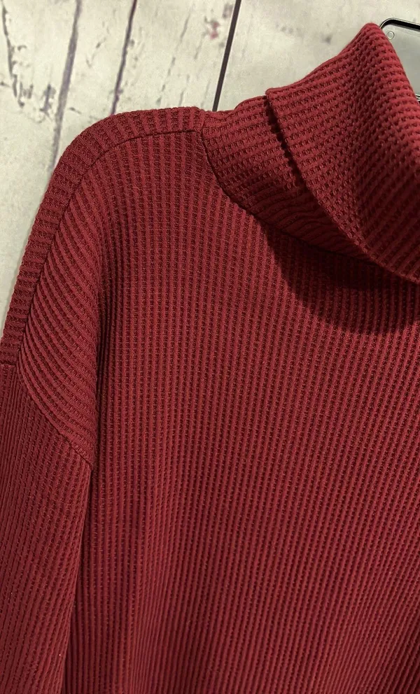 Gap Women’s Turtle Neck Sweater Sz Petite M. - Image 2