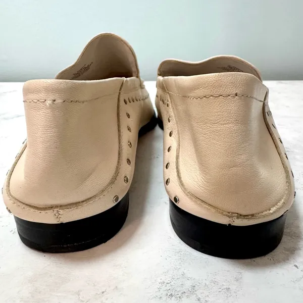 Women's Vince Camuto Jendeya Loafers Size 7 Beige Parchment Silver Studs - Image 4