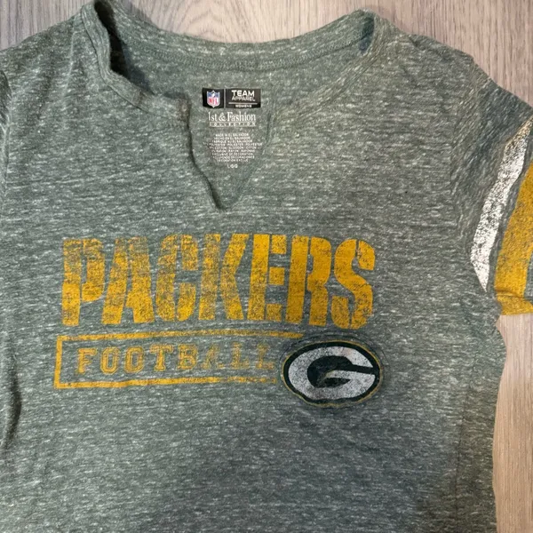 NFL Green Bay Packers Women’s Large V-Neck Fitted T-Shirt - Image 2
