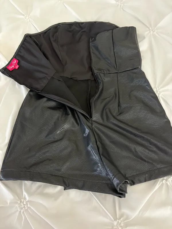 Baby Pink romper snakeskin Black - Image 3