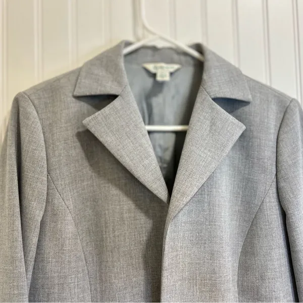 Austin Reed Classic Gray Women's Blazer vintage. USA long sleeve size S. - Image 8