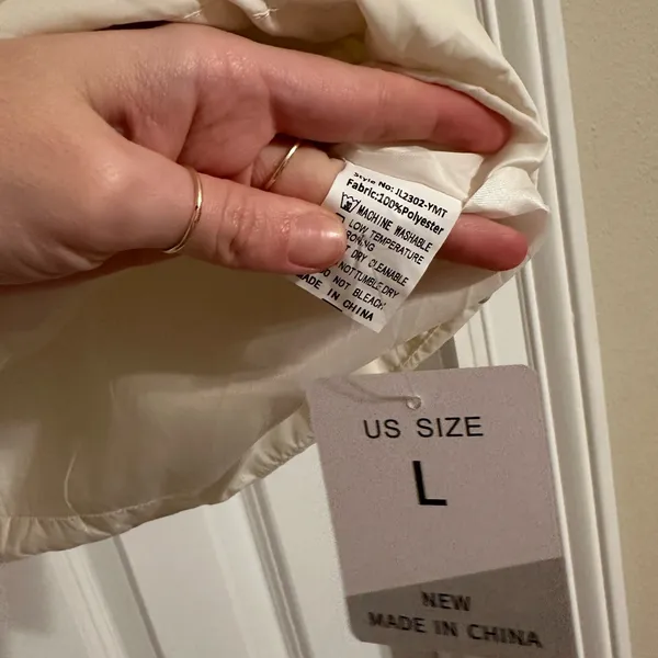 Women's Cream Puffer Vest Size L - Image 3