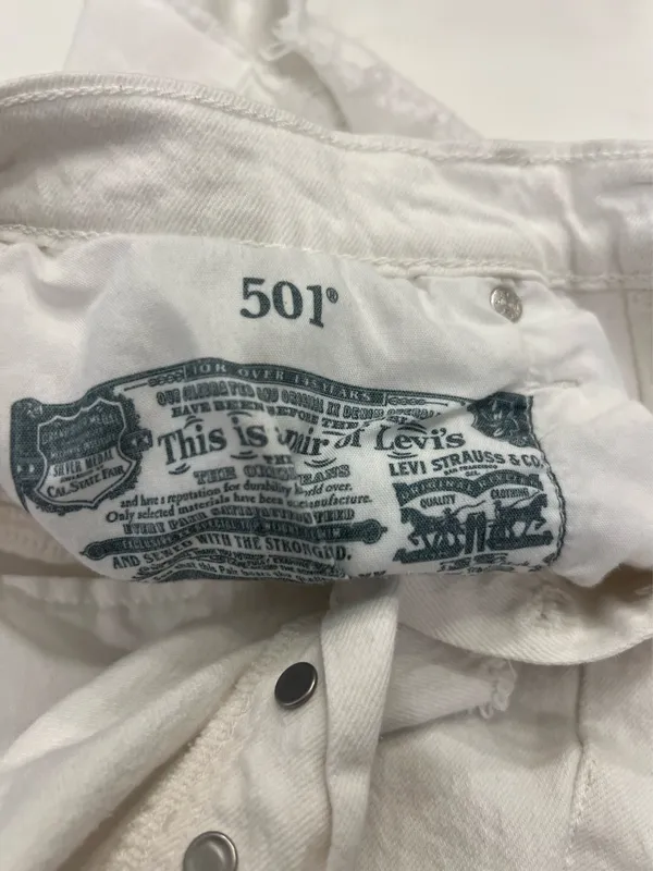 Levi’s 501 Shorts - Image 4
