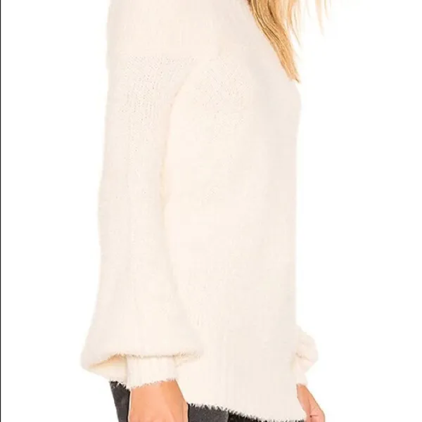 ✨ ELSA SWEATER✨  - Image 3