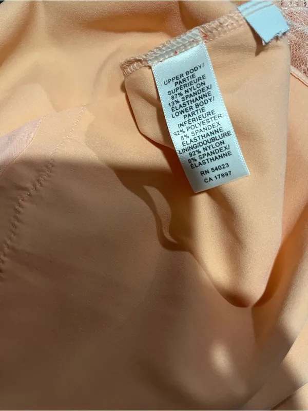 VTG 05 Y2K Banana Republic Peach Lace Camisole - Image 7