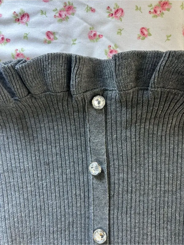 Gray Ribbed Button - Image 3