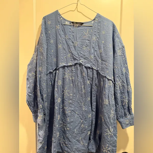 Zara Embroidered Blue Floral Oversized‎ Mini Dress - Size Medium - Image 9