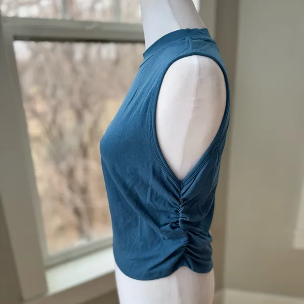 CIDER Teal Blue Mockneck Sleeveless Rusched Sides Top NWT Size Large - Image 2