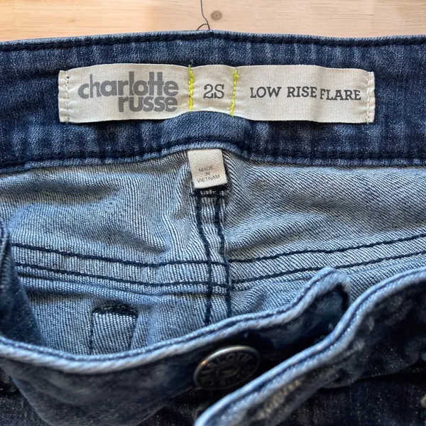 Charlotte Russe Y2K Low Rise Flare Jeans Dark Wash Size 2S - Image 3