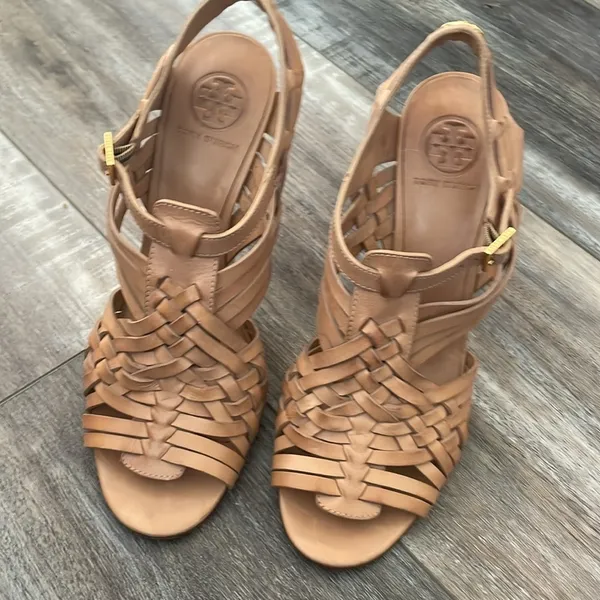 TORY BURCH Nadia brown woven leather logo detail huarache sandals heels 9.5 - Image 2