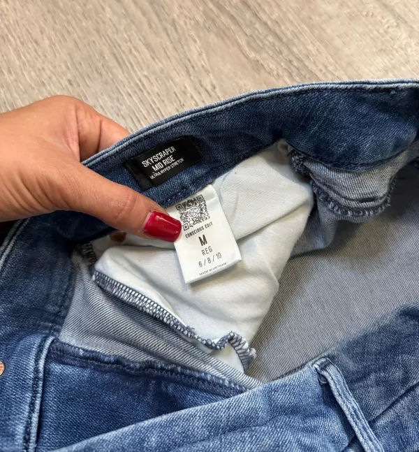 Express Mid-Rise Skyscraper Jeans - Image 5