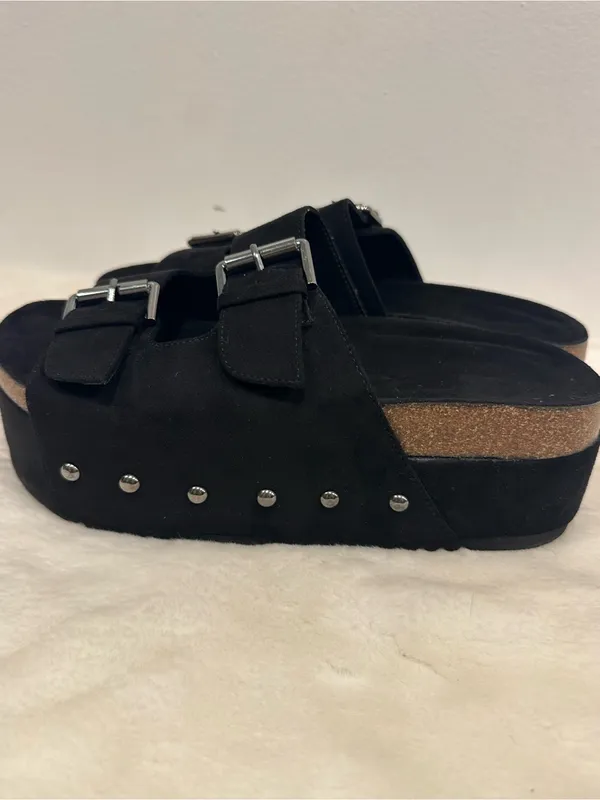 Nordstrom Black Platform Buckle Sandals with Stud Trim Size 8.5 - Image 4
