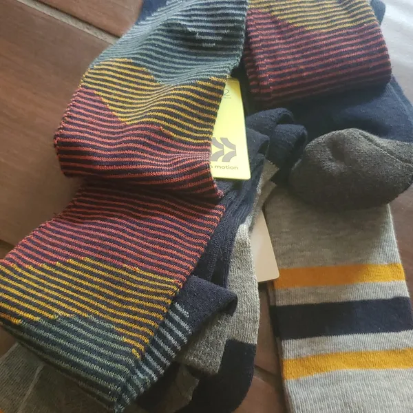 Mid weight knee high socks 6 pairs total size 9-9.5 new by all in motion… - Image 2