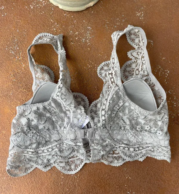 Baby blue lace bralette - Image 2