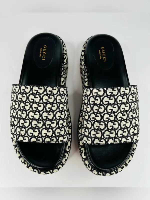 Gucci Women's Angelina Platform GG Supreme Jacquard Slide Sandals Size EU 37 - Image 5