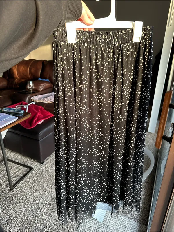Black Midi Skirt with White Speckle Print Size M - Image 2