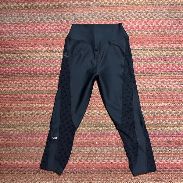 Nwot Alo Airlift Celeste Black Mesh Crop Leggings - Image 4