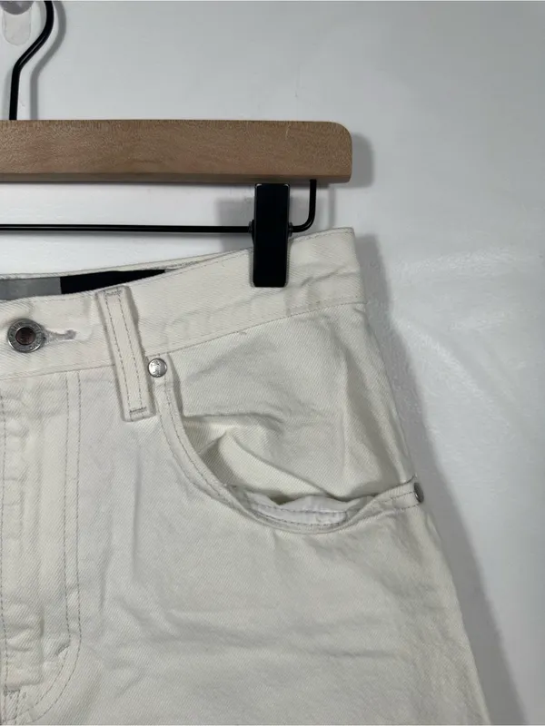 Levi’s SilverTab Mom Shorts White High Rise Denim Jean Shorts 28 100%‎ cotton - Image 4