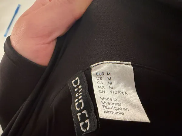 Black H&M Off-The-Shoulder Top - Image 3