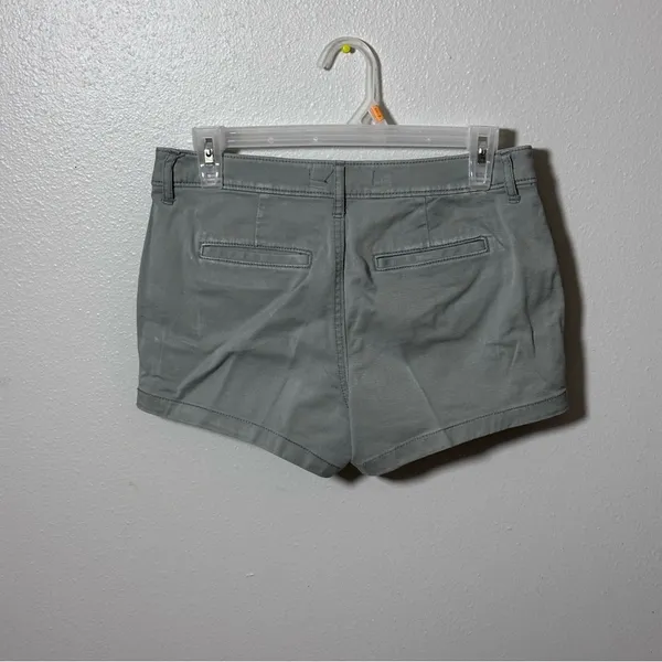 Abercrombie & Fitch Women‎ Casual Gray Shorts size 2 - Image 4