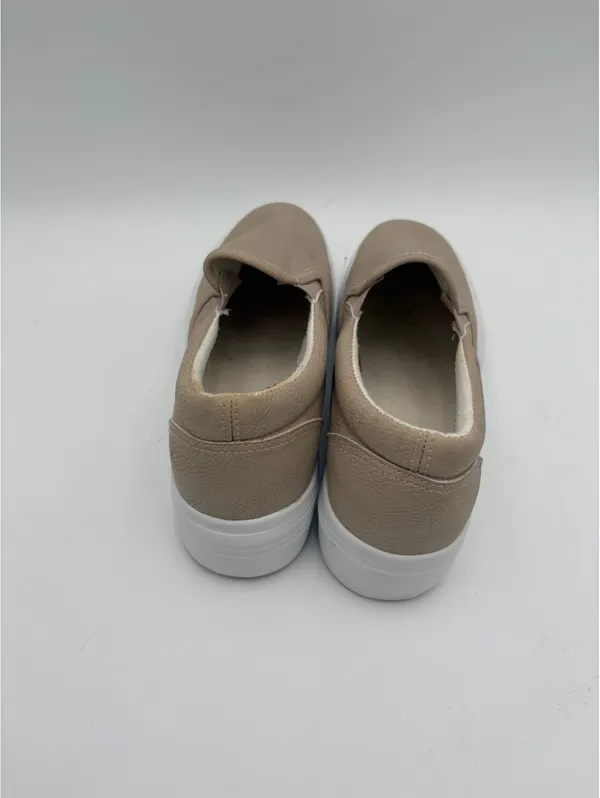 Comfort Every Step Womans 9 Slip-On Casual Shoes in Beige with White Sole - Image 6