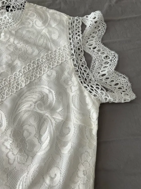 White Lace Detail Zip Back Crop Top - Image 4