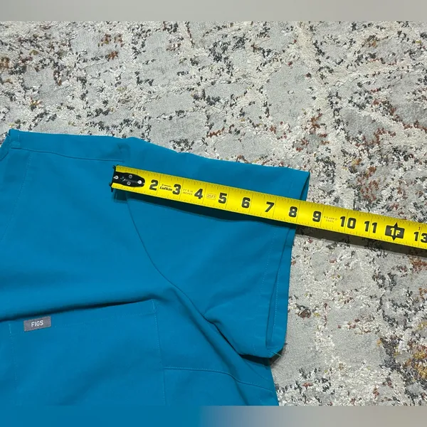 FIGS Catarina scrub top size 3X light blue shirt - Image 8