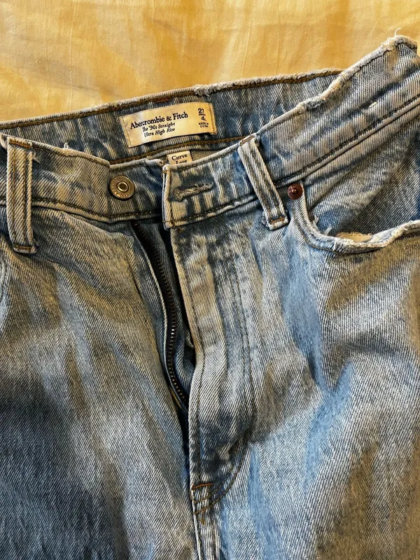 Abercrombie Curve Love 90s Ultra High-Rise Straight Jeans - Image 3