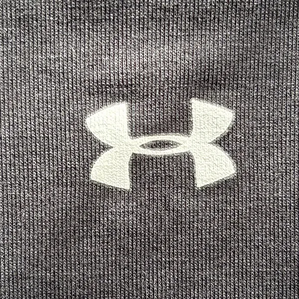 Under Armour Tech HeatGear Black V-Neck T-Shirt Large NWT - Image 2