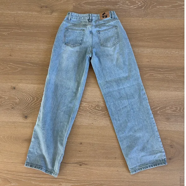 White Fox Jeans Low Rise Straight Leg Size XS Blue - Image 3