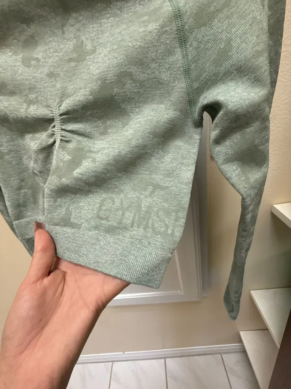 Gymshark Adapt Camo Seamless Long Sleeve Crop Top - Image 2