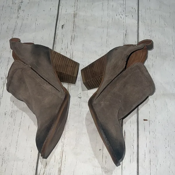 Jeffrey Campbell taupe booties - Image 4