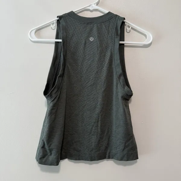 Luluelmon Swiftly Open-Hole V-Neck Tank Top in‎ Dark Green Size 2 - Image 3