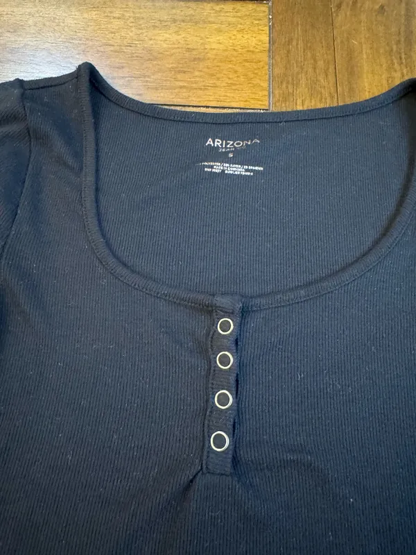 Arizona Jean Co. Ribbed Short Sleeve Henley Top - Solid Black (Like New) - Image 3