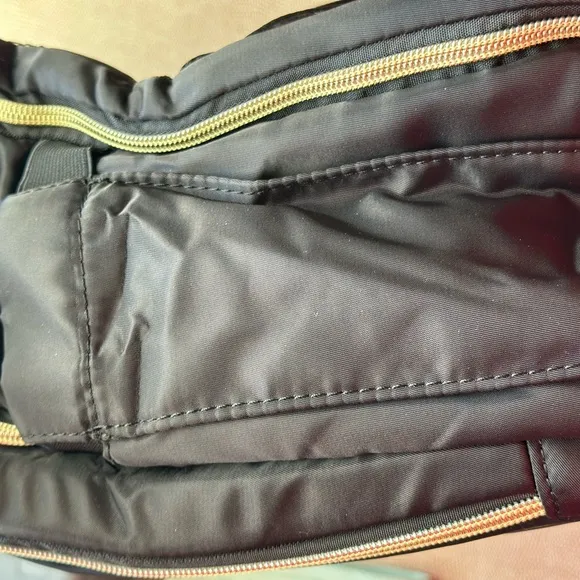 Black laptop backpack NWT gold, zippers, multitude of pockets - Image 5