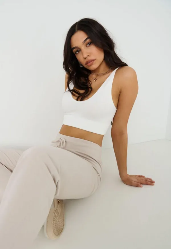 Garage Plunge Seamless Tank Top - Image 3