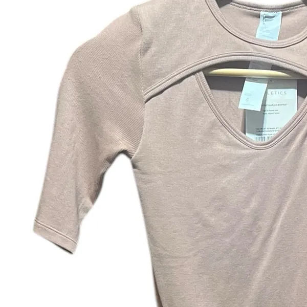 Fabletics NWT Finely Cutout‎ Seamless Bodysuit in Desert Size Small - Image 7