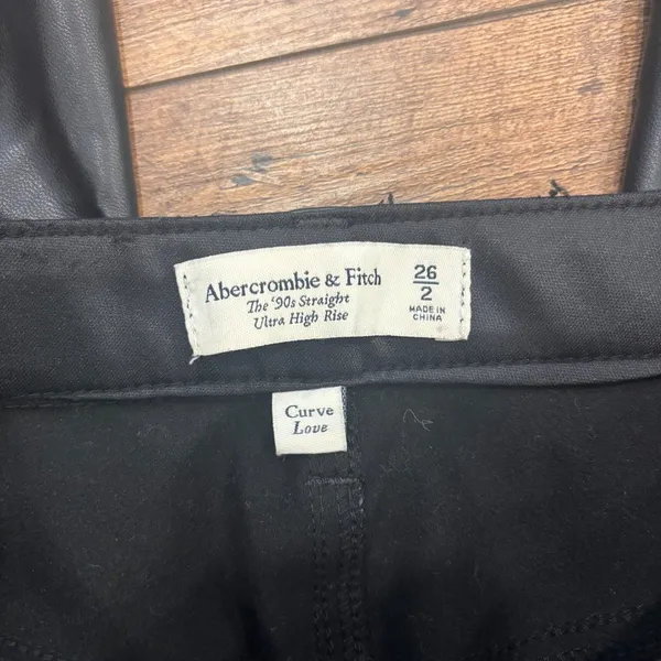 Abercrombie & Fitch The '90s Straight Ultra High Rise Vegan Leather Curve Pant 2 - Image 4
