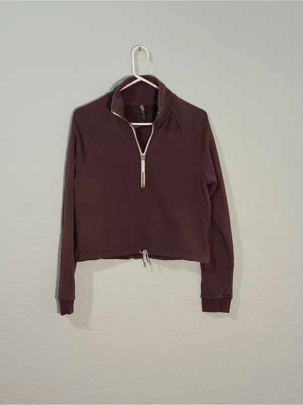 Vuori Sedona Half Zip Pullover Maroon/Plum Size Medium Cropped Drawstring - Image 2