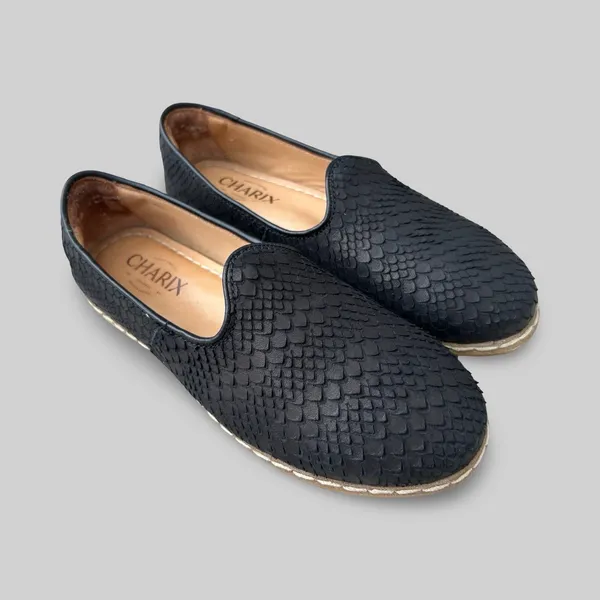 Charix Women’s Black Scales Embossed Leather Loafers Slip-On Flats Size 36 READ - Image 5