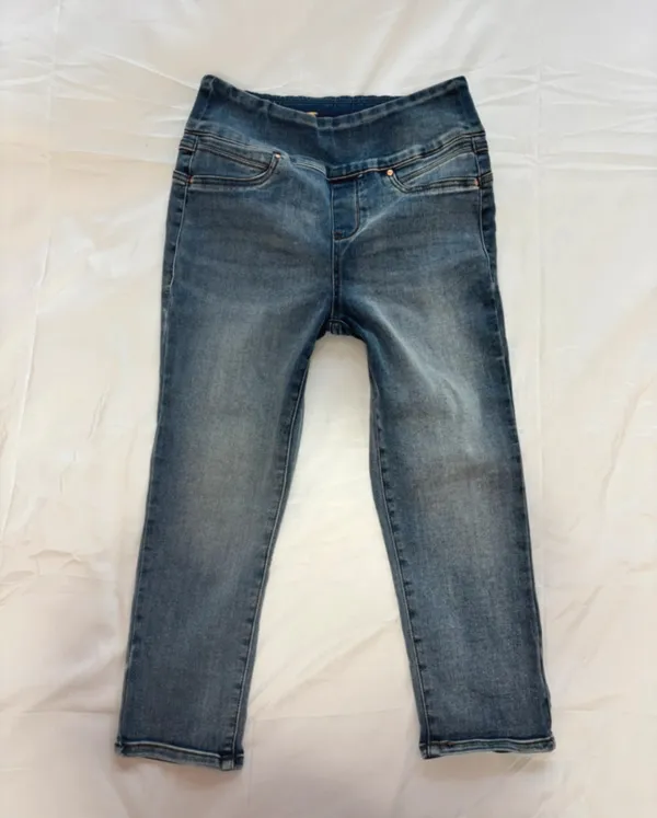 Seven7 High Rise Pull-On Denim Capris Size 4 - Image 2