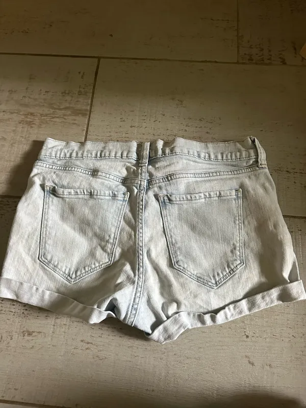 Light Washed Old Navy Jean Shorts - Image 2