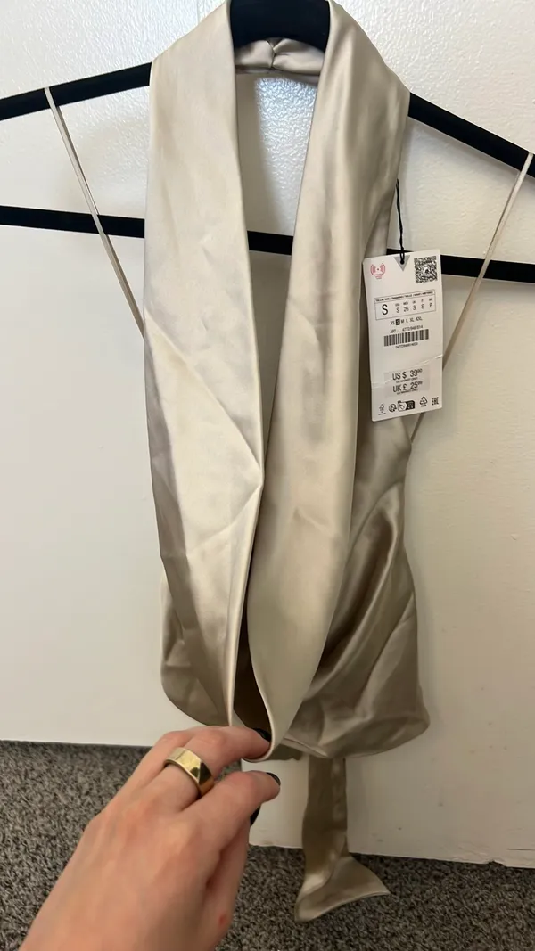 Zara gold backless halter cowl neck top - Image 2