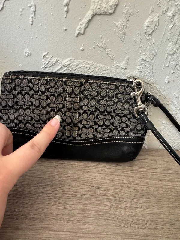 Coach Vintage Y2K Black Signature Canvas Wristlet - Image 7