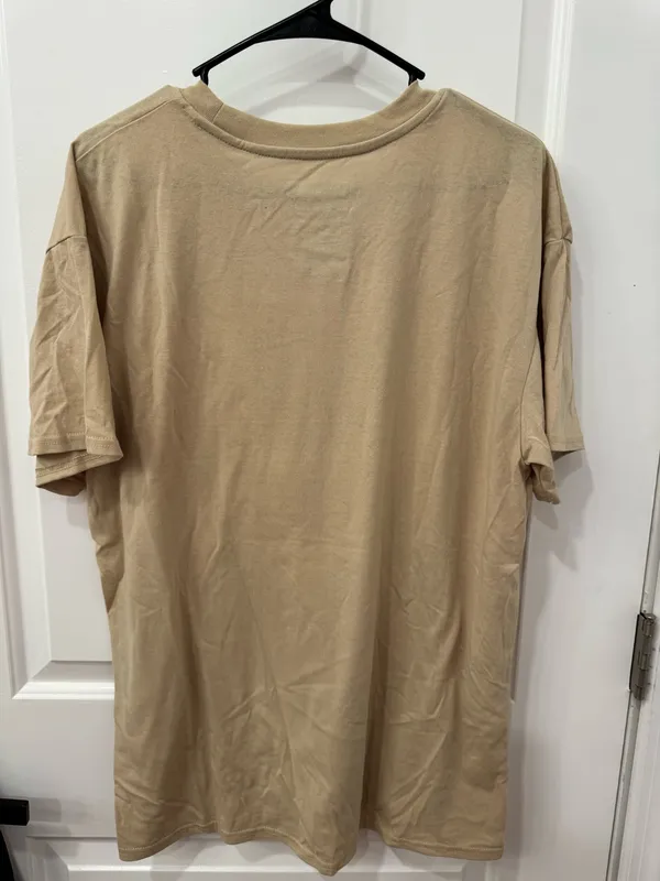 Graphic Gildan T-Shirt - Image 3
