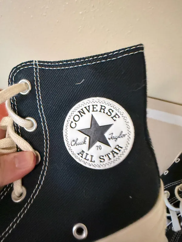 Chuck Taylor Converse - Image 2